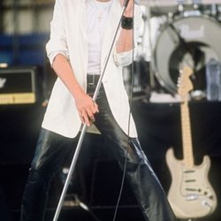 Johnny Hallyday rime avec élégance