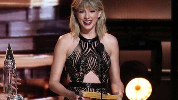 Taylor Swift:de retour sur les réseaux sociaux avec un beau cadeau pour une fan