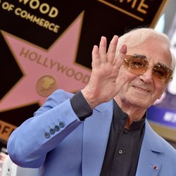 Charles Aznavour est consacré par une étoile sur le Walk of Fame sur Hollywood Boulevard, en 2017.