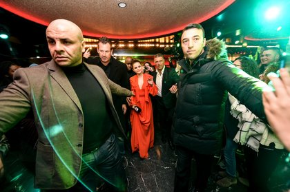Selena Gomez à Paris chez Cauet