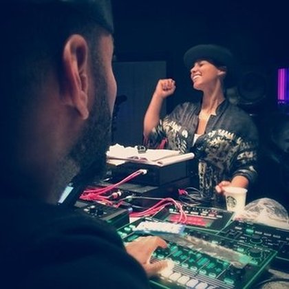 Alicia Keys: Wooooowww!!! J'ai hâte d'entendre ça !!!.....