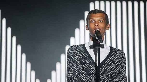 "Papaoutai" : le tube qui retrace l'histoire de Stromae