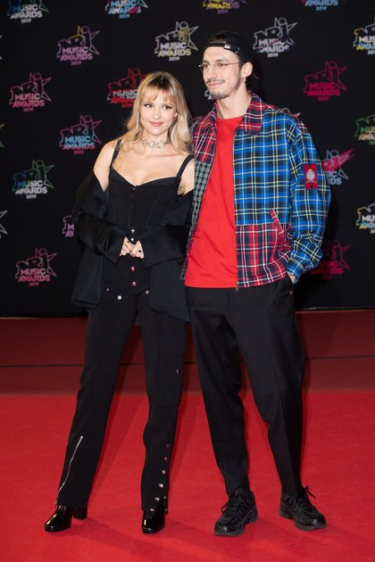Angèle et Roméo Elvis - Montée des Marches NRJ Music Awards 2019