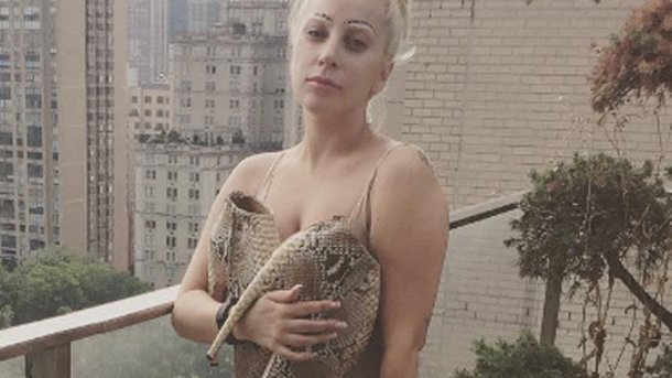 Lady Gaga : dimanche en amoureux avec son fiancé !
