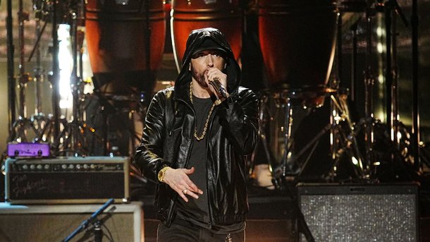 Eminem se confie sur ses addictions avec Juice WRLD sur le hit « Lace It »