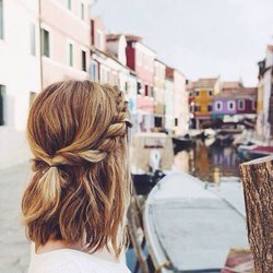 Les torsades sur cheveux courts