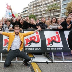 Claudio Capéo chez Manu dans le 6/9 - NRJ Music Awards 2017