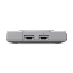 La PlayStation Classic vue de face.