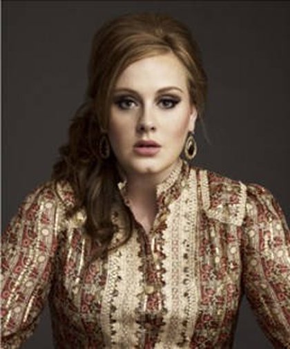 Adele - NRJ Music Awards 2012. Nominée dans la catégorie Révélation Internationale de l'année et dans la catégorie Chanson Internationale de l'année pour son tube "Someone like you".