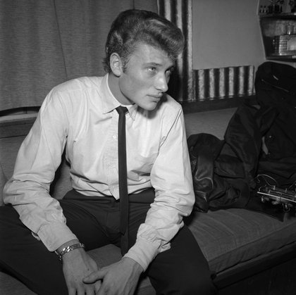 Johnny Hallyday : un style de premier de la classe