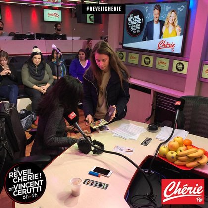 Jenifer dédicace son album