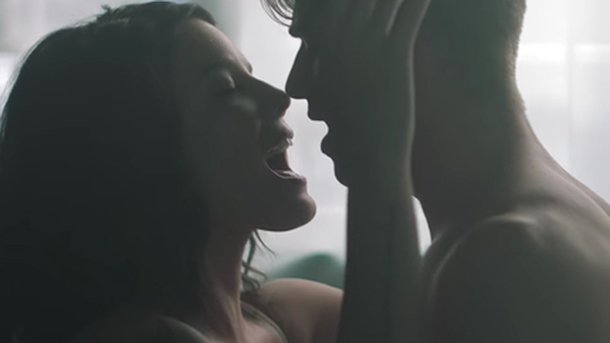 The Chainsmokers & Hasley : découvrez le clip très hot de «Closer»!