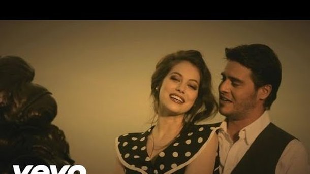 Clip - Julien Dassin reprend Yves Montand
