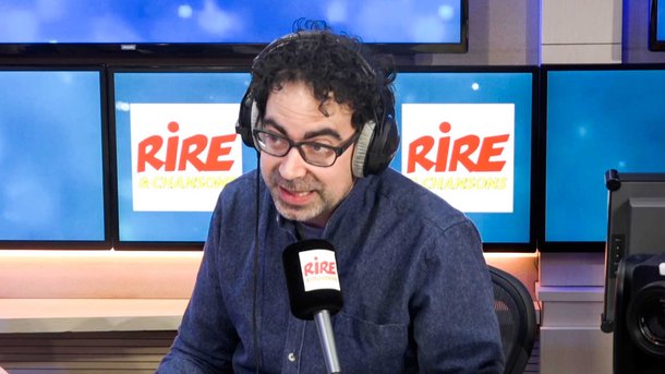 Julien Santini à Alexis Michalik, Andy Cocq et Véronique Hatat : "... Alexis Michalik : Pour résumer, vous êtes un auteur à succès, et tralali, et tralala, pouvez vous m’aider à faire mon intermittence ?..."