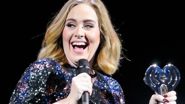Adele est la plus riche des chanteuses britanniques!