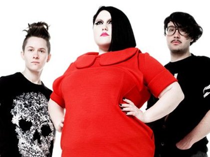 Gossip: Mate les clips et le making-of de "Heavy Cross" !