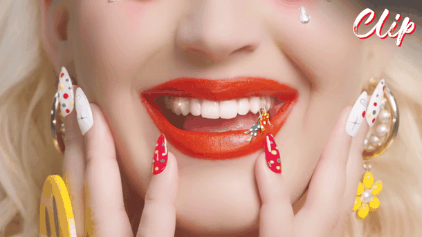 Katy Perry : découvrez le clip coloré de «Smile»