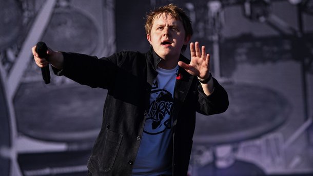 "To Tell The Truth I Can't Believe We Got This Far" : l'album du confinement de Lewis Capaldi