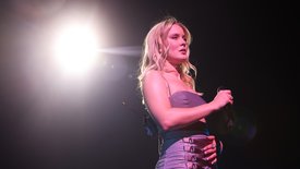 Zara Larsson fait monter le mercure avec son nouvel album « VENUS »