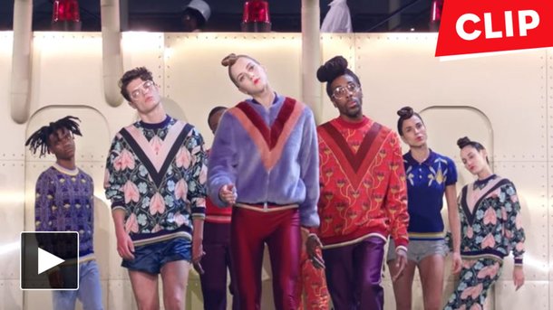 Stromae vous emmène sur les podiums pour le clip de «Défiler»