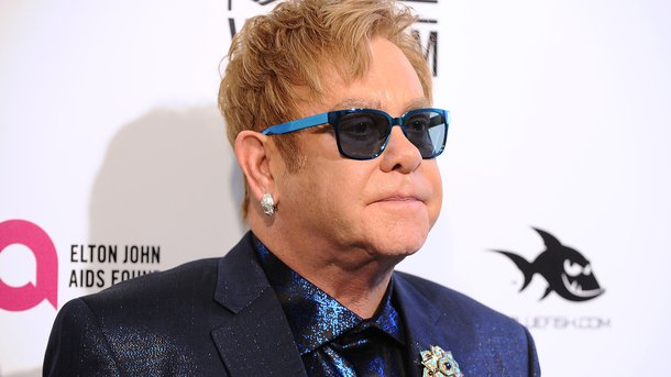 Elton John a été déshérité par sa mère