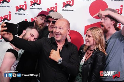 Mardi 14 Juin 2016 avec Walking On Cars - C Cauet sur NRJ