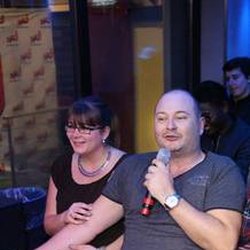 Lundi 9 Mars 2015 Cauet fête la journée de la femme