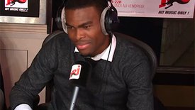 OMI se fait voler sa montre par Cauet!