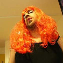 Lundi 9 Mars 2015 Cauet fête la journée de la femme