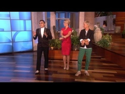 Britney "horse-ridding dance" - "Gangnam Style" from Psy!