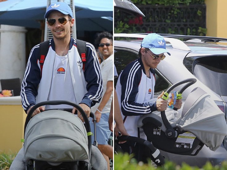 Louis Tomlinson se promène avec son fils Freddie