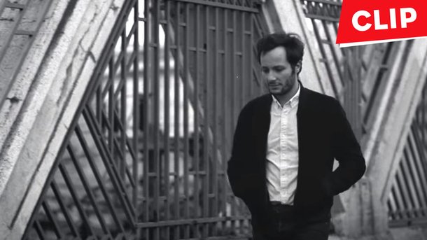 Vianney rend hommage «aux Invisibles, aux Oubliés» dans le clip de «Merci pour ça»