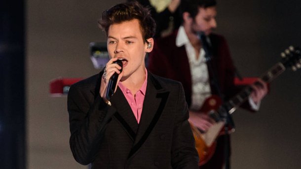 Harry Styles et la poule: le mystère enfin élucidé!