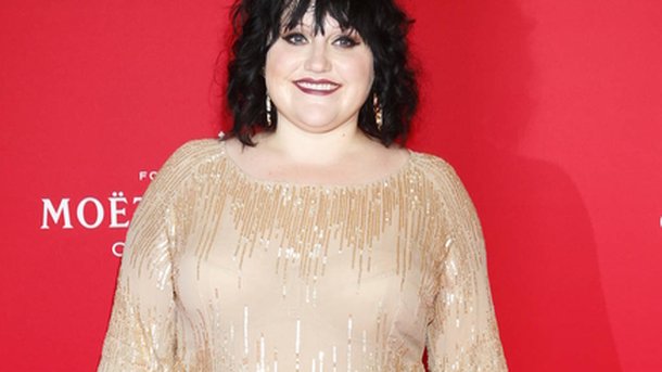 Beth Ditto dévoile un single en solo, «Fire»!