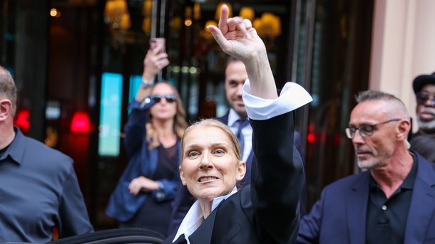 Céline Dion de retour : la chanteuse s’affiche dans les rues de Paris