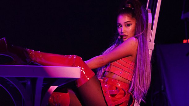 Ariana Grande présente en live un morceau inédit «She Got Her Own» durant sa tournée
