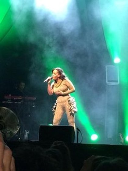 Vitaa: A l'olympia d' @amel_bent big up!!!