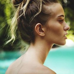 Le bun effet décoiffé