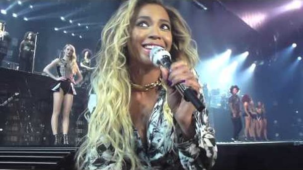 Beyoncé célèbre l'anniversaire d'une fan sur scène !