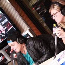 Lundi 05 novembre aves Psy et Kev Adams