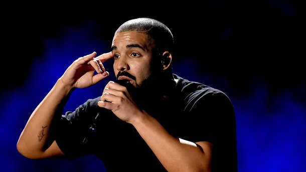 Drake se confie sur ses relations conflictuelles avec son père