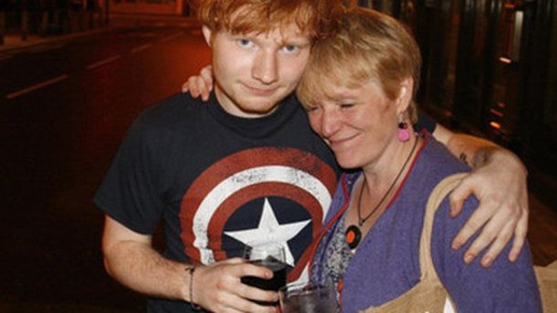 Ed Sheeran: il achète un appartement à ses parents!