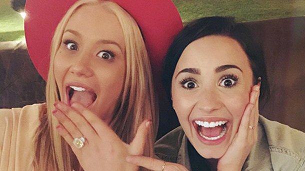 Demi Lovato félicite Iggy Azalea!