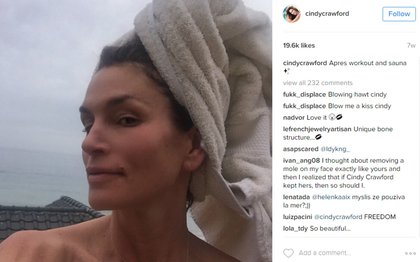 No make-up selfie - Cindy Crawford