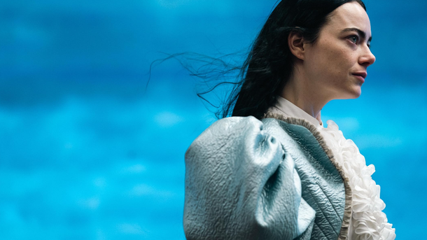 « Pauvres Créatures » : quel est ce film avec Emma Stone qui s'est imposé aux Golden Globes ?