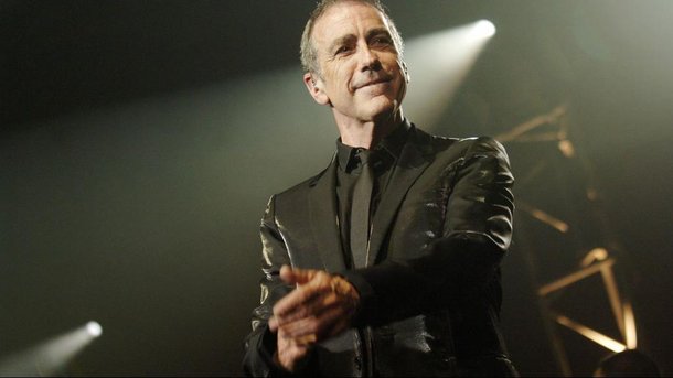 Jacques Dutronc, Claude François, Véronique Sanson, Serge Gainsbourg : ces artistes qui ont changé la carrière d'Alain Chamfort.