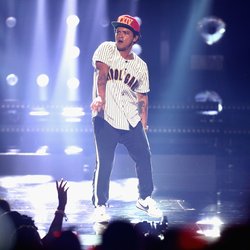 Bruno Mars a mis le feu sur scène dans la capitale