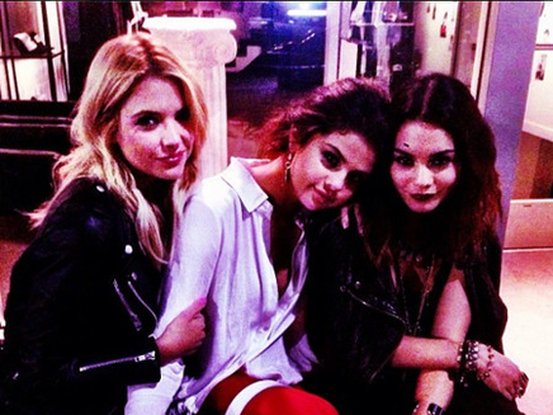 ashley-benson-selena-gomez-et-vanessa-hudgens