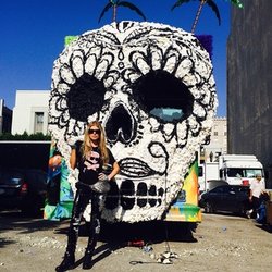 Fergie: Check out my #artcar. Video shoot day 2. See u today la! #LALOVE