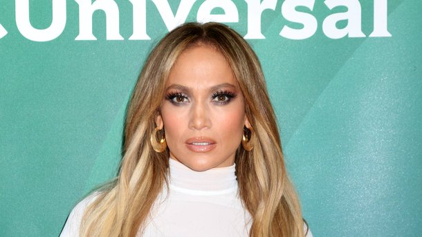 Jennifer Lopez: son nouveau hit «Dinero» avec Cardi B et DJ Khaled est sorti !